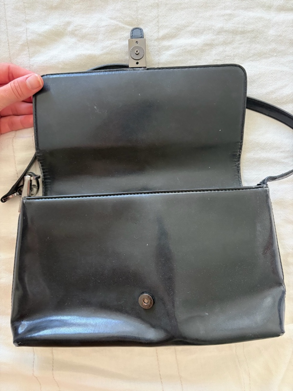 Guess Black Leather Shoulder Bag with Front Flap - Picture 3 of 7
